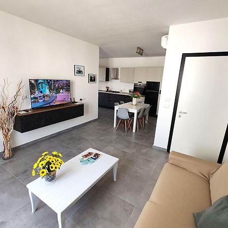 La Dama Di Loto Apartment Лече Екстериор снимка